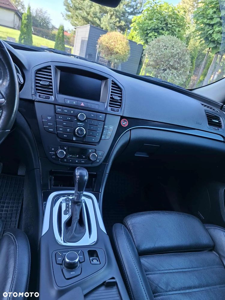 Opel Insignia 2.0 Turbo Sports Tourer 4x4 Automatik - 11