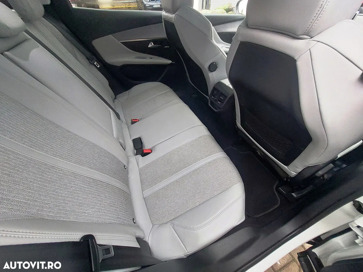 Peugeot 3008 1.2 PureTech 130 EAT8 Allure Pack - 11