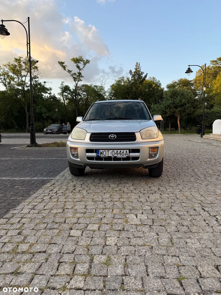 Toyota RAV4 1.8 VVT-i 4x2 - 6