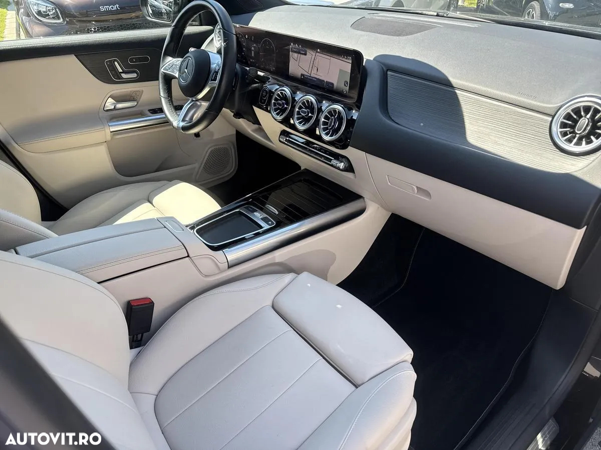 Mercedes-Benz GLA 200 d 4Matic 8G-DCT - 12