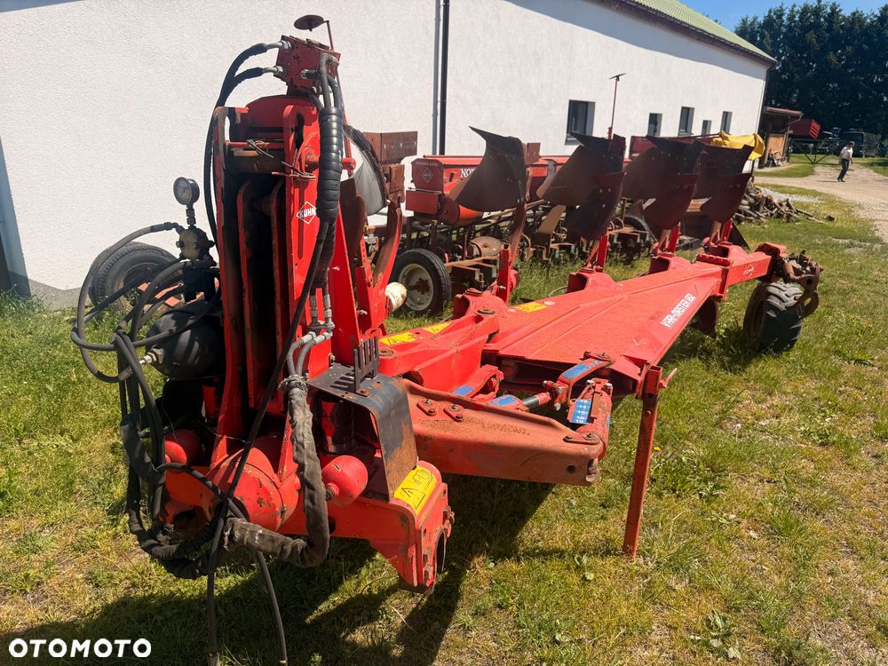 Kuhn pług 6 skibowy obrotowy Kuhn 5 + 1 vari master 182 - 8
