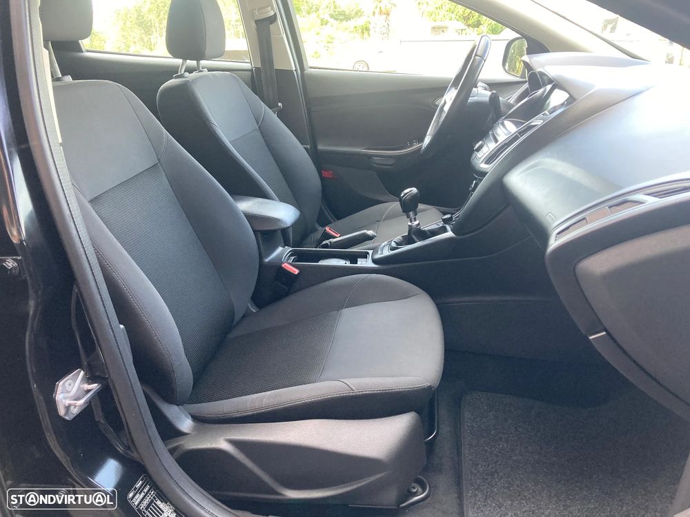 Ford Focus SW 1.5 EcoBlue S&S TITANIUM - 32
