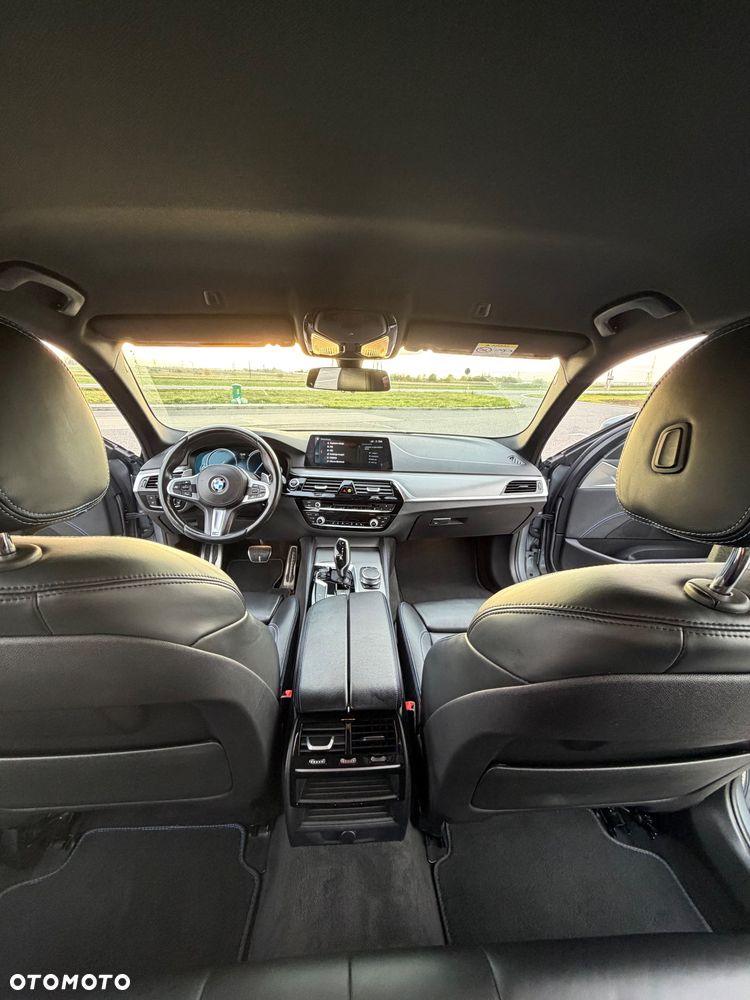 BMW Seria 5 520d xDrive - 13