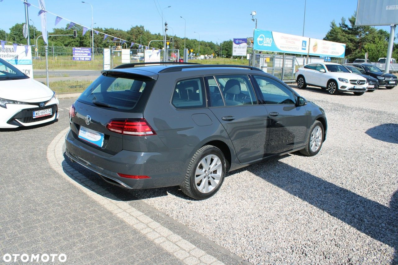Volkswagen Golf - 6