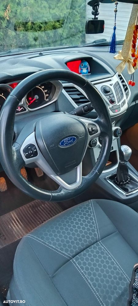 Ford Fiesta 1.6 TDCi DPF Titanium - 16