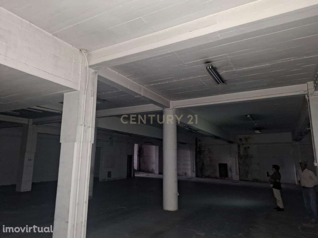 Vende-se Cave com 515m² e rampa de acesso – ideal para oficina ou arma - Grande imagem: 3/7