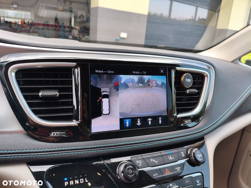 Chrysler Pacifica - 21