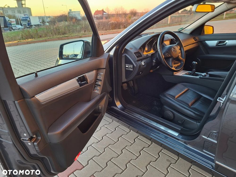 Mercedes-Benz Klasa C 200 Avantgarde Edition - 15