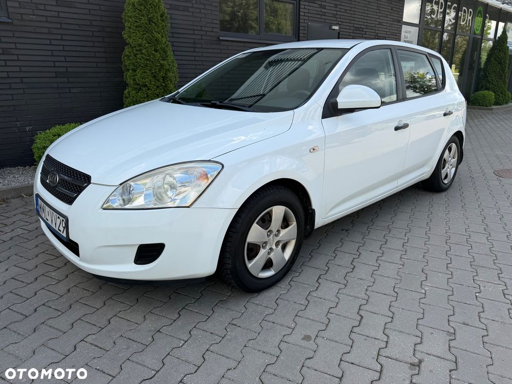Kia Ceed 1.4 Comfort - 1