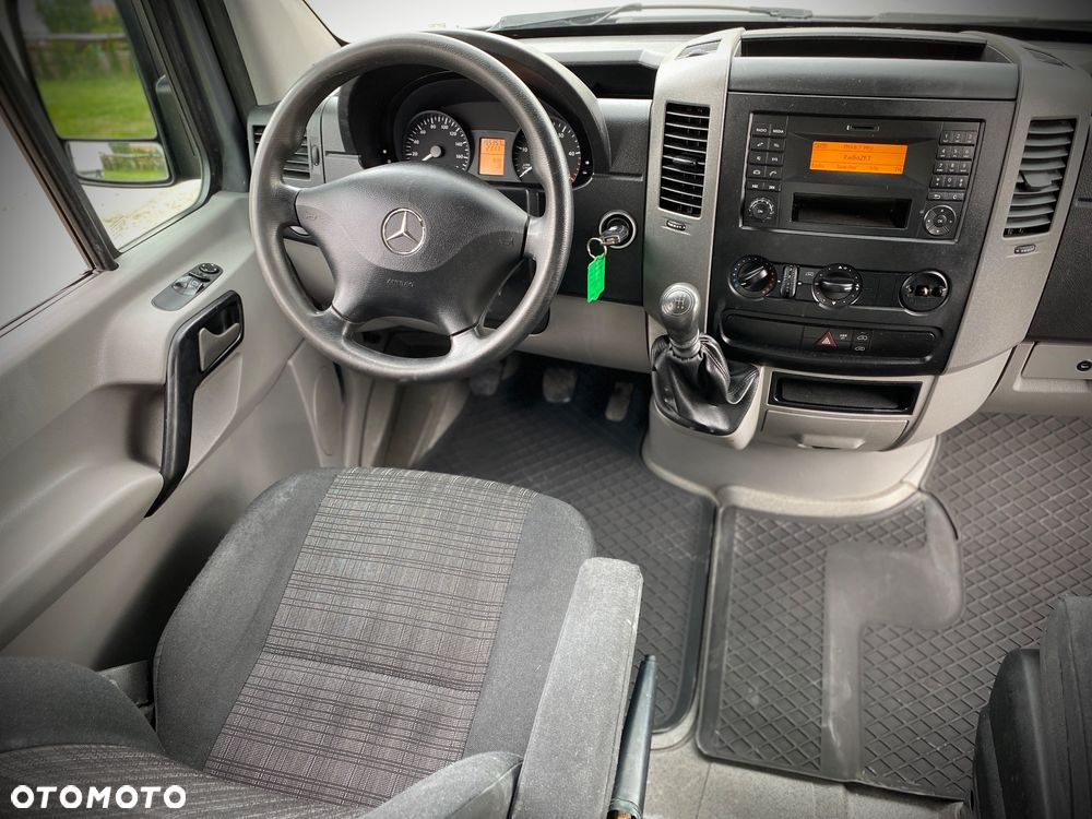 Mercedes-Benz Sprinter - 9