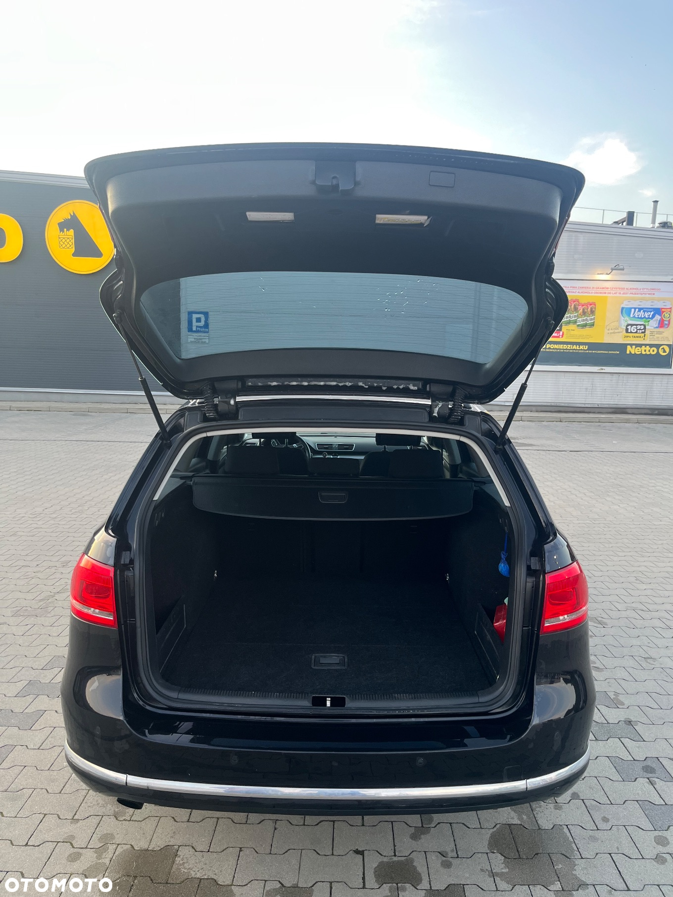 Volkswagen Passat 1.6 TDI DPF BlueMot Comfortline - 9