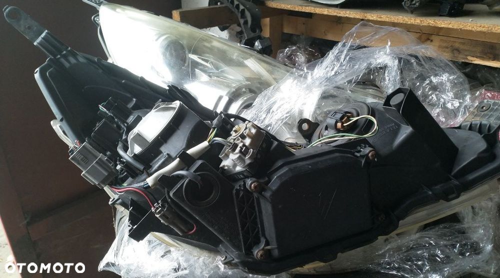 Lampa lewa Xenon Subaru outback 4 UK - 2