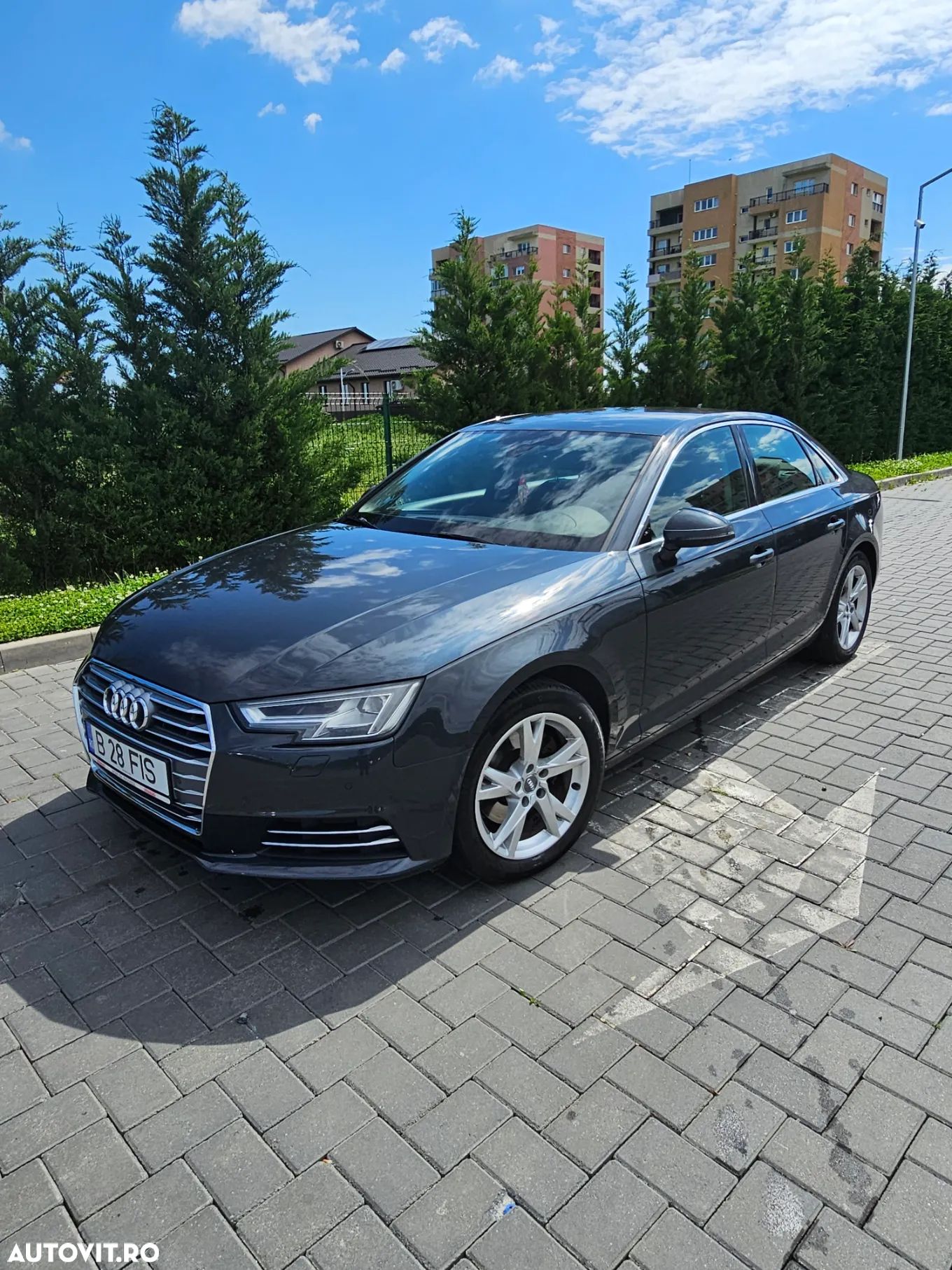 Audi A4 Avant 2.0 TDI S tronic - 1
