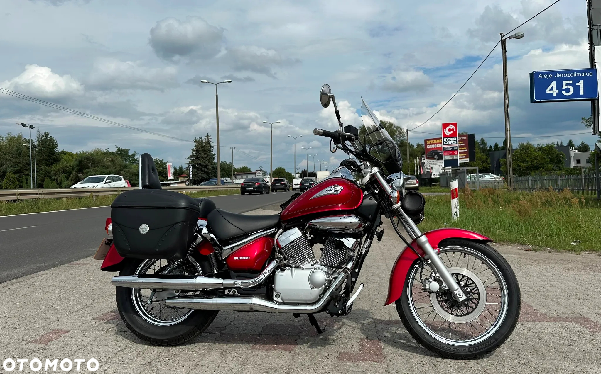 Suzuki Intruder - 11