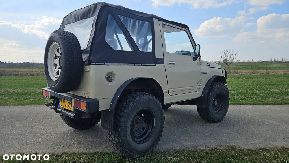 Suzuki Samurai - 3