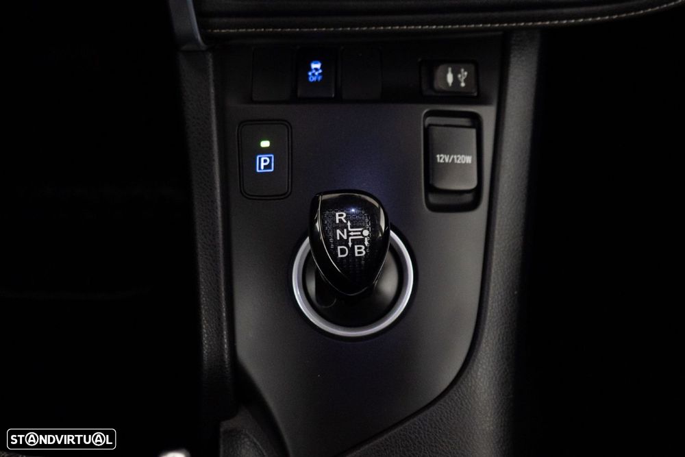 Toyota Auris Touring Sports 1.8 HSD Comfort +P.Sport+Navi - 24