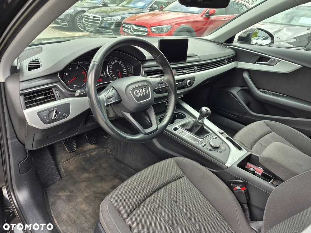 Audi A4 Avant 2.0 TDI - 10