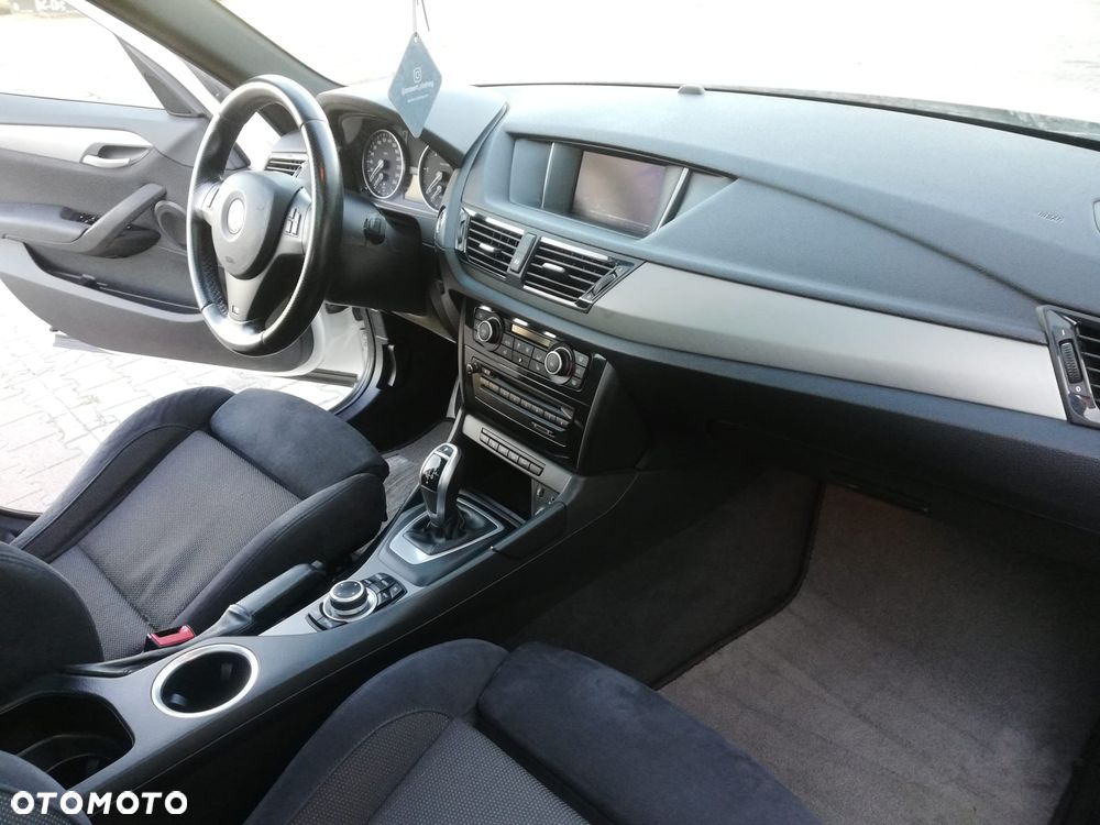 BMW X1 xDrive20d Sport Line - 24