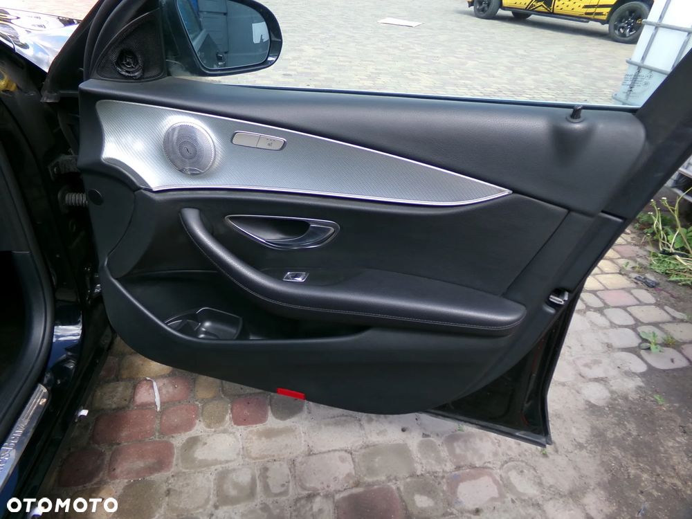 Mercedes-Benz Klasa E 220 d 4Matic All-Terrain 9G-TRONIC Avantgarde - 17