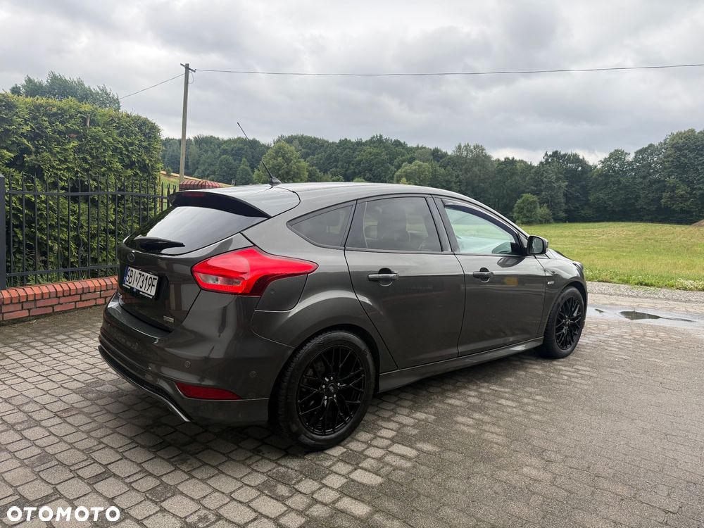 Ford Focus 1.5 EcoBoost ST-Line - 4