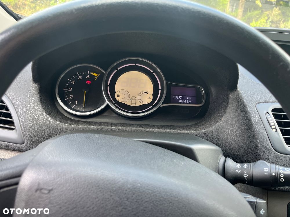 Renault Megane 1.6 16V Authentique - 8