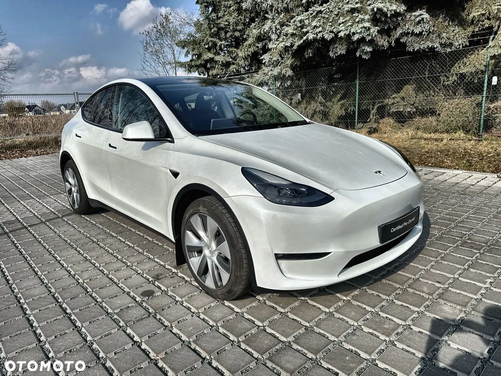Tesla Y Long Range AWD - 8