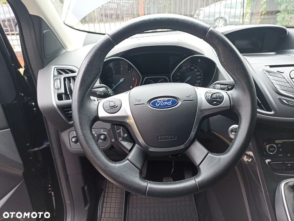 Ford Kuga 2.0 TDCi 2x4 Titanium - 20