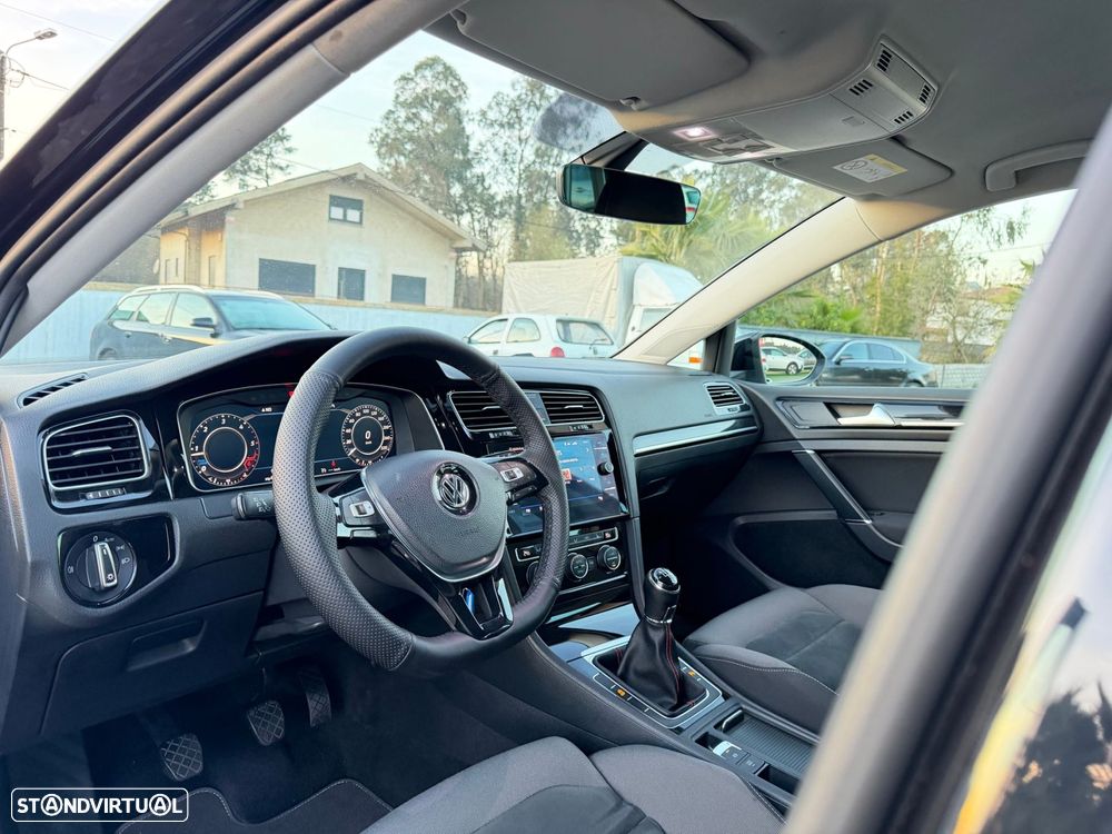 VW Golf Variant 1.6 TDi R-Line - 32