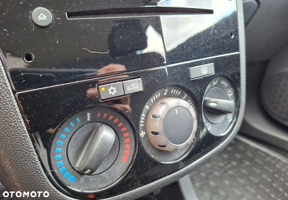 Opel Corsa - 31