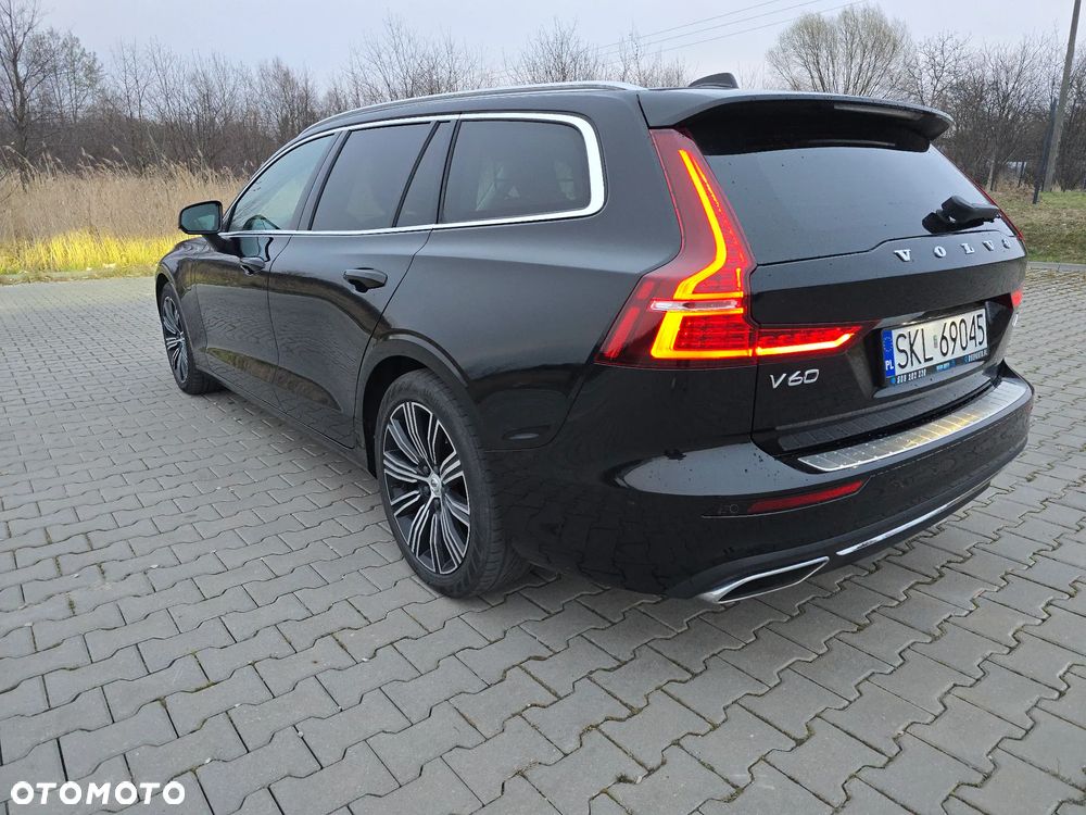 Volvo V60 T6 AWD Plug-In Hybrid Essential - 31