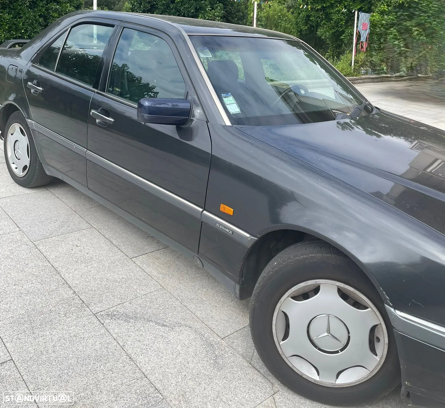 Mercedes-Benz 250 TD - 3