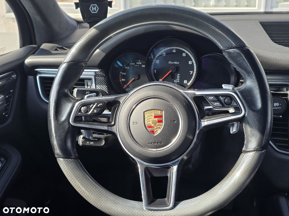Porsche Macan Turbo - 23