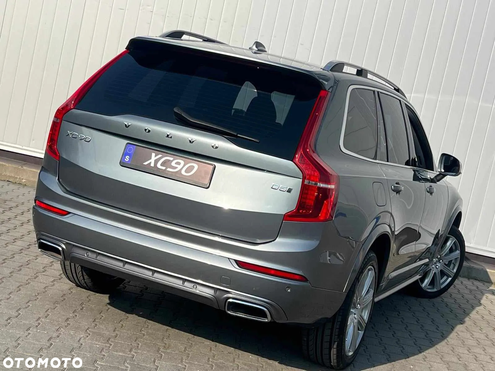 Volvo XC 90 - 9
