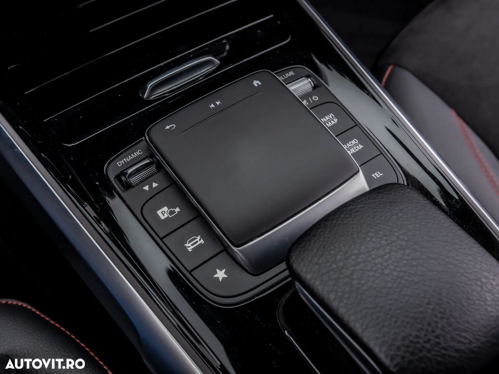 Mercedes-Benz GLB 200 4Matic 8G-DCT AMG Line - 23