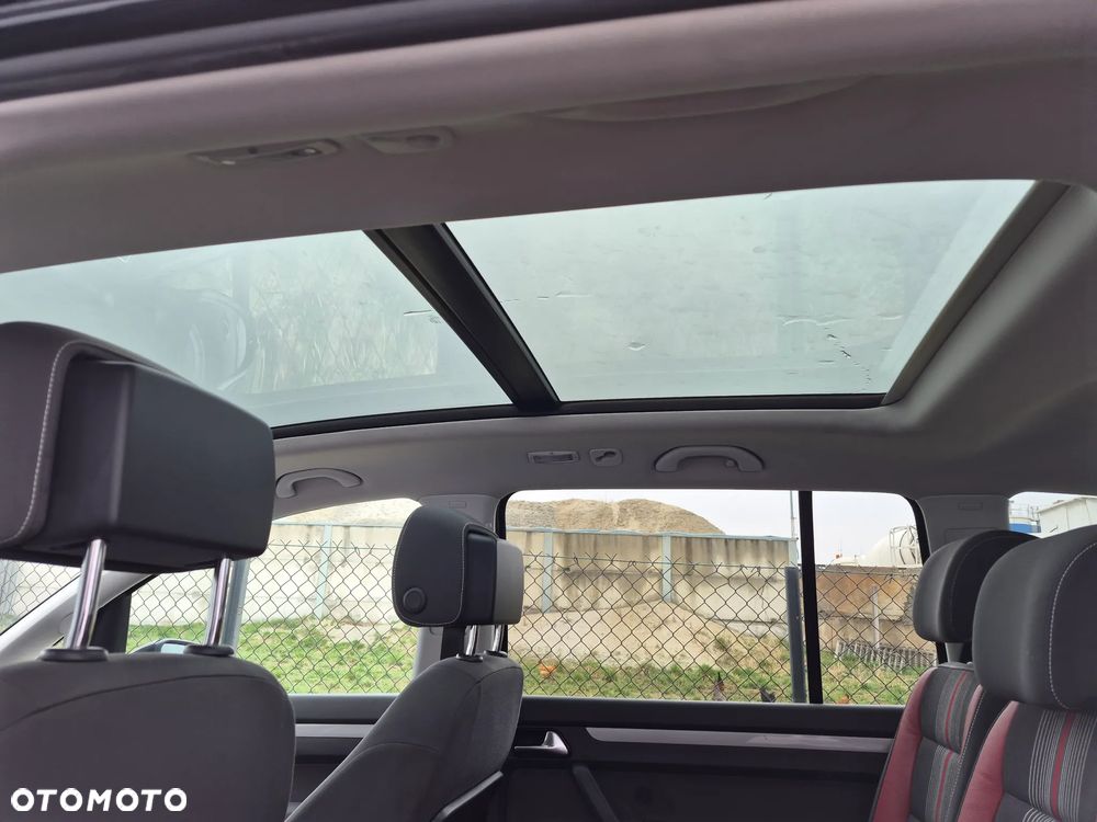 Volkswagen Touran 2.0 TDI DPF MATCH - 19