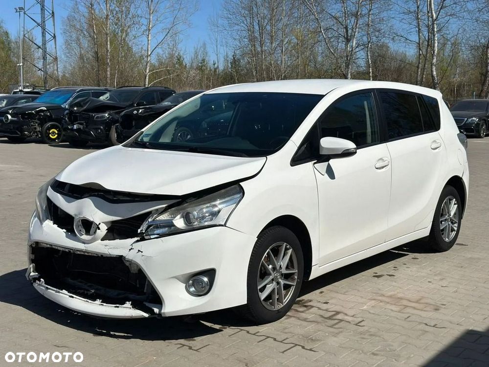 Toyota Verso - 3