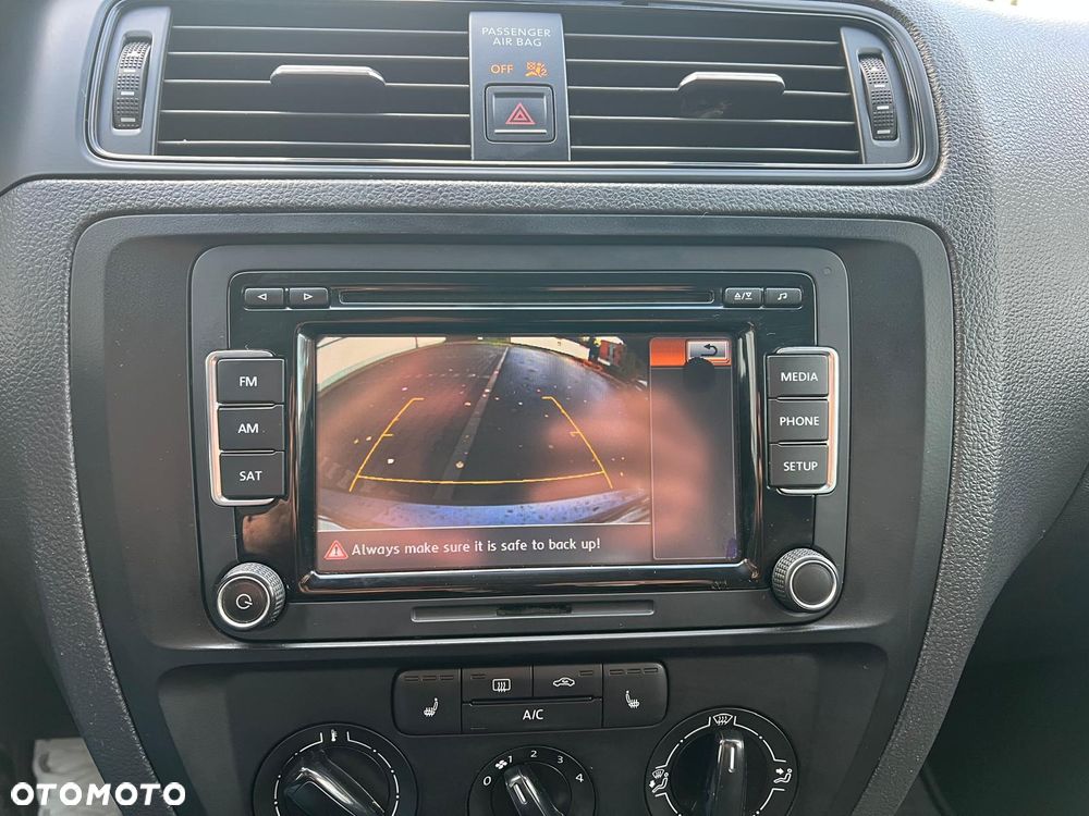 Volkswagen Jetta 2.0 Base - 27