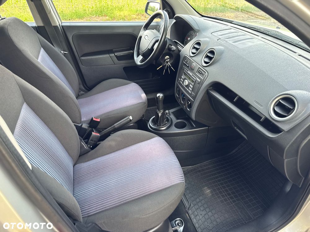 Ford Fusion 1.4 Fun - 14