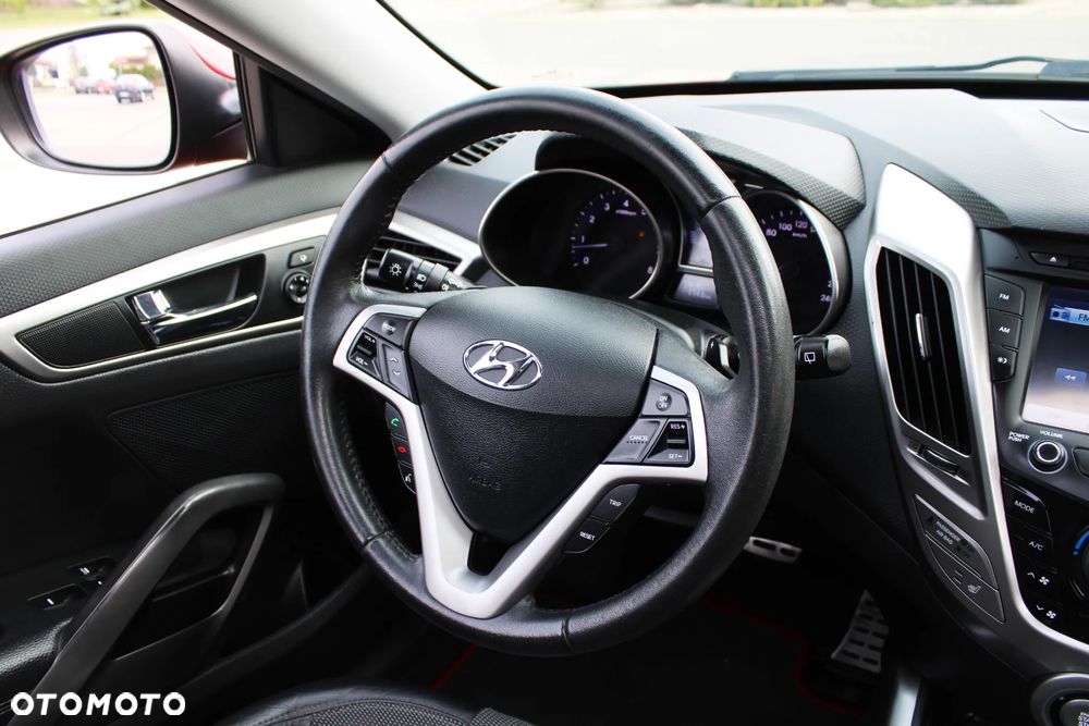 Hyundai Veloster - 16