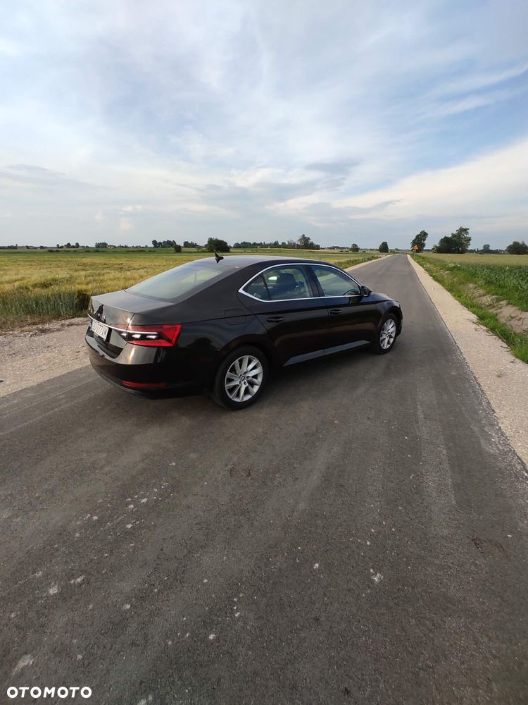 Skoda Superb 2.0 TDI Ambition DSG - 7