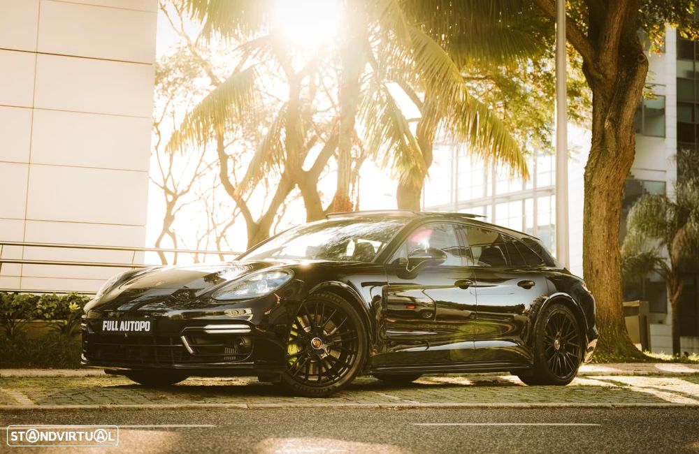 Porsche Panamera Sport Turismo 4S E-Hybrid - 1