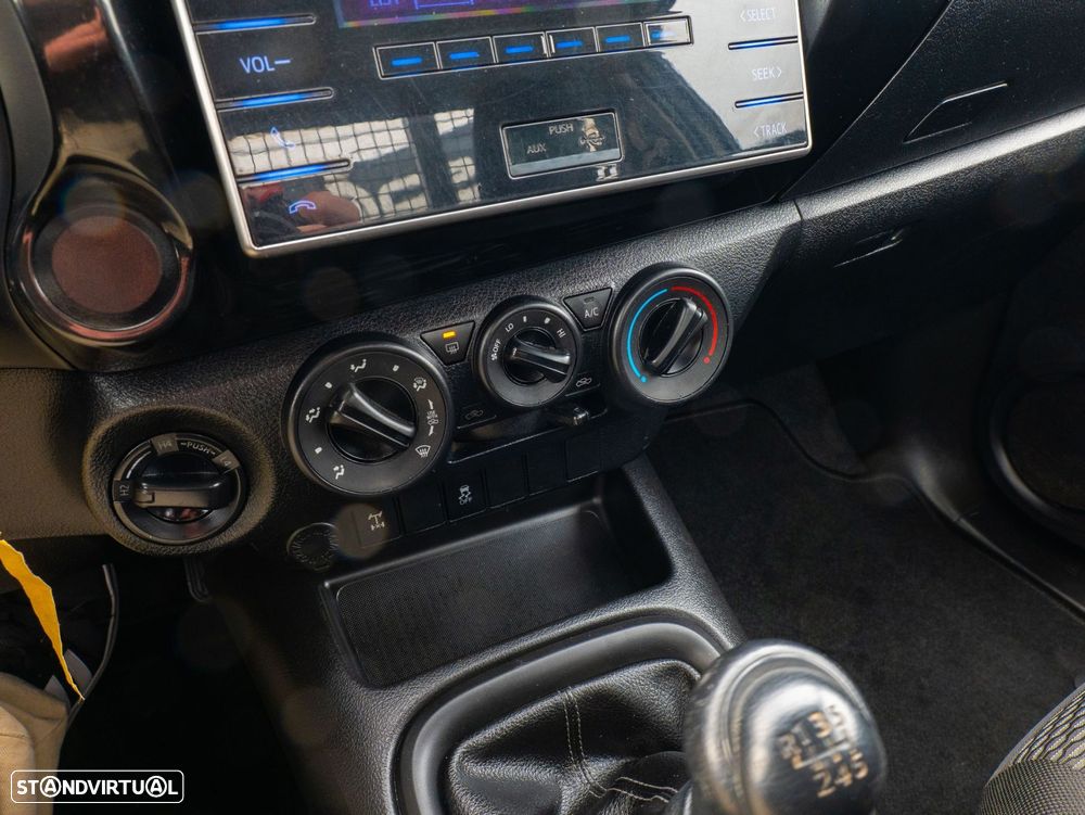 Toyota Hilux - 17