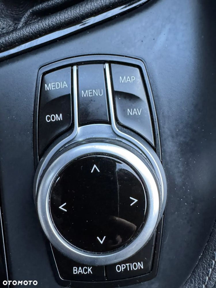 BMW X1 sDrive18d xLine - 18