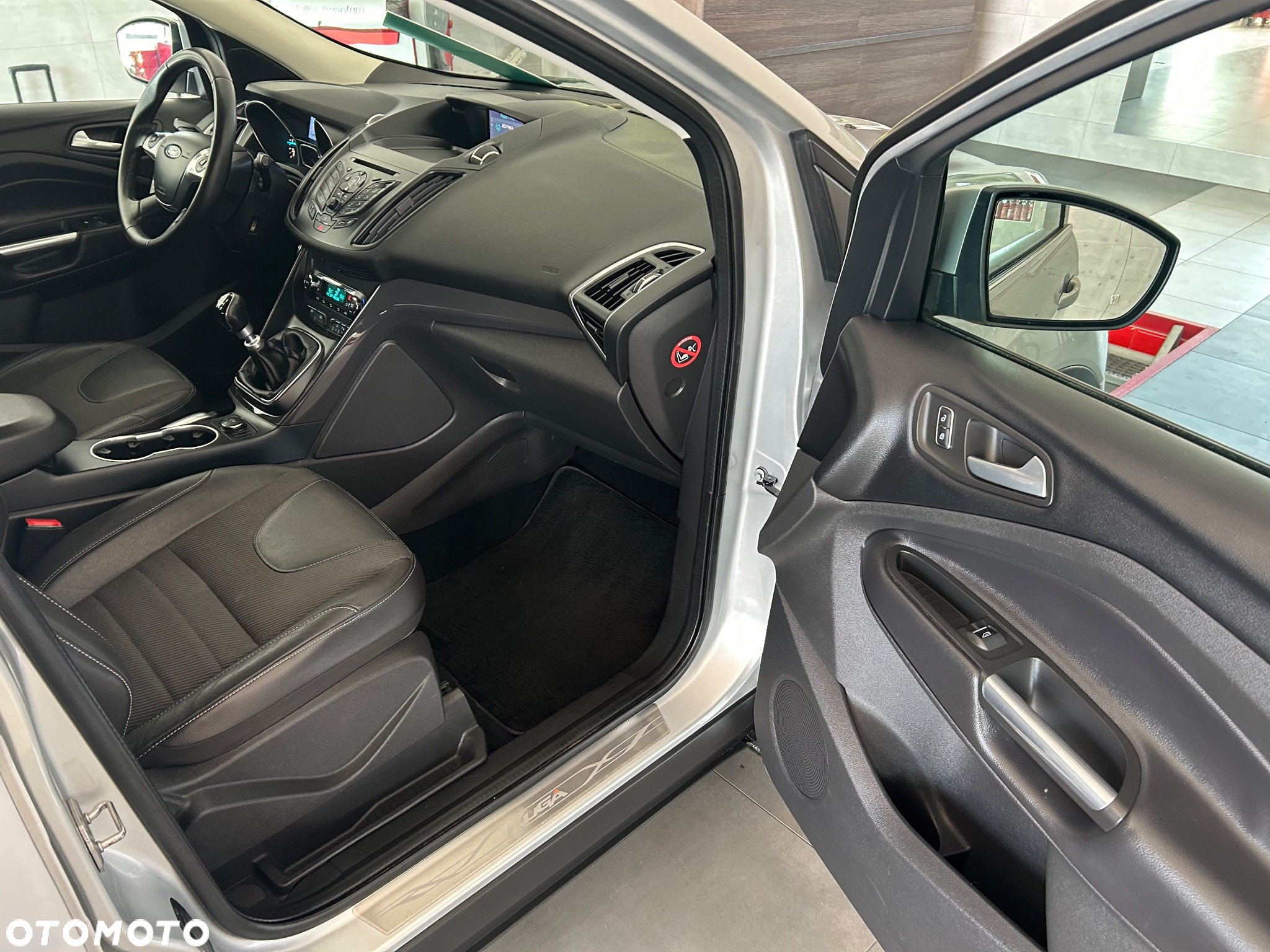 Ford Kuga 2.0 TDCi 4WD Titanium Plus - 29