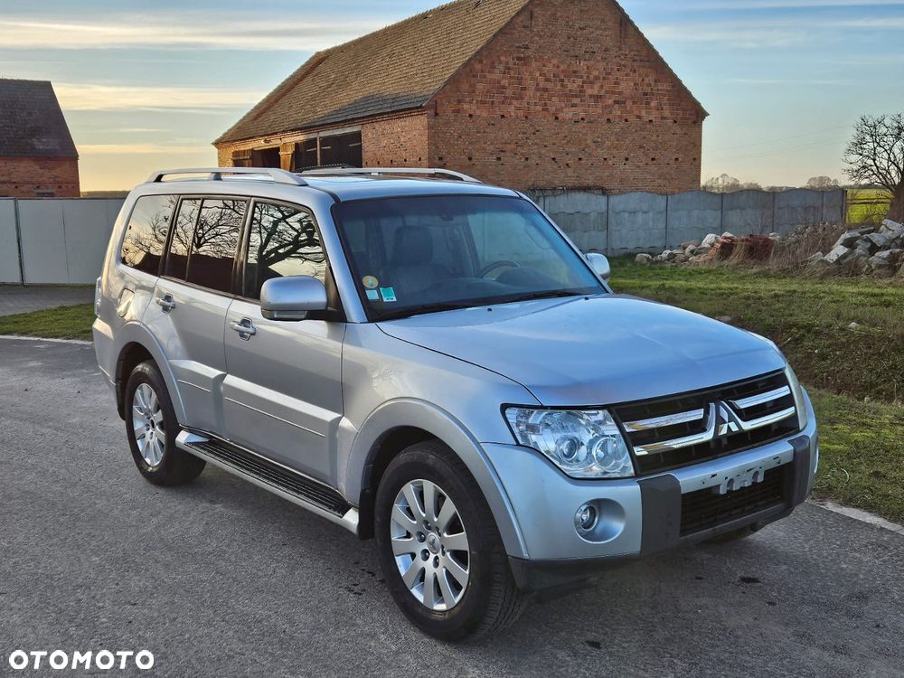Mitsubishi Pajero 3.2 DI-D Automatik Intense - 6