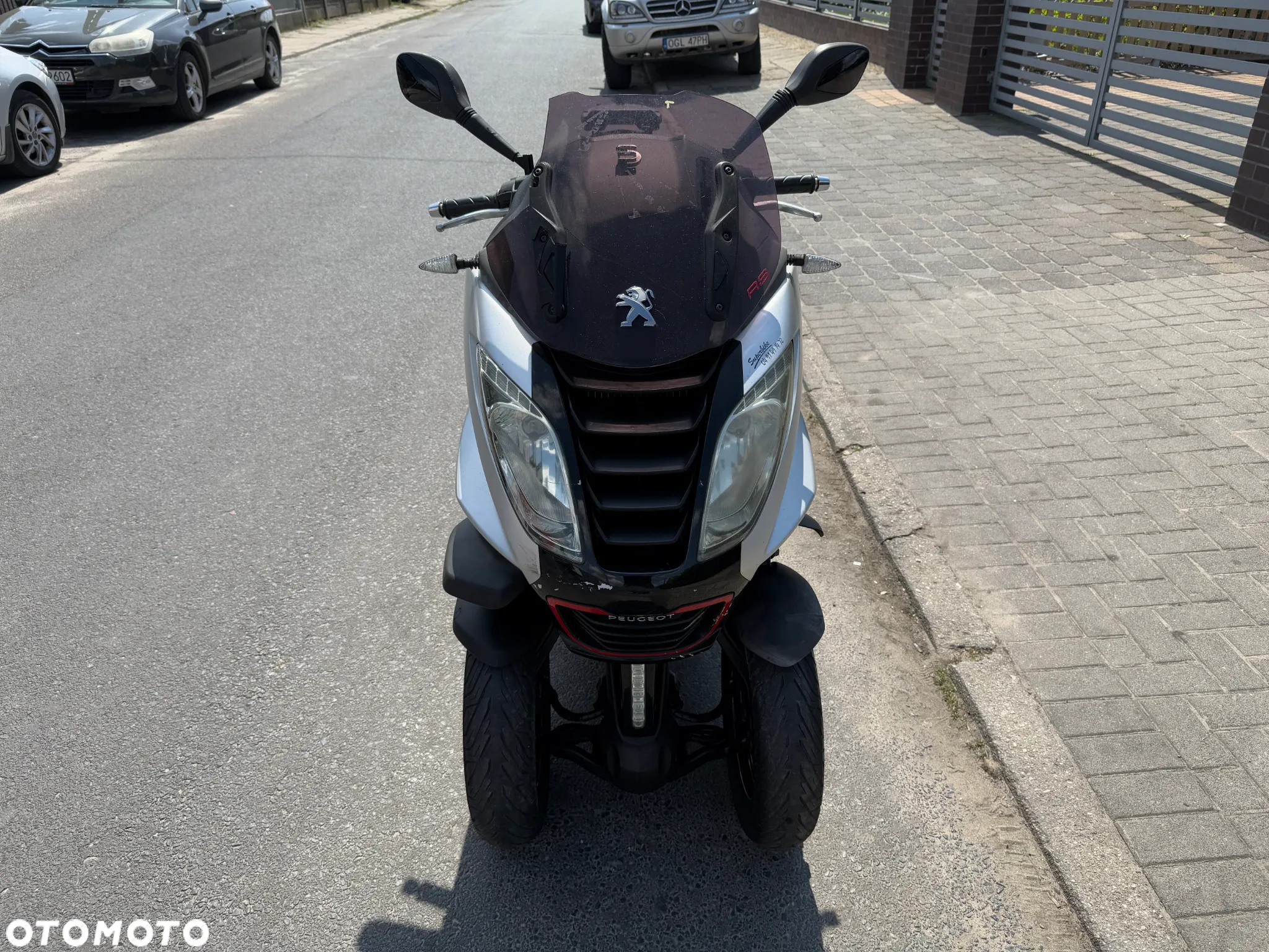 Peugeot Metropolis - 2