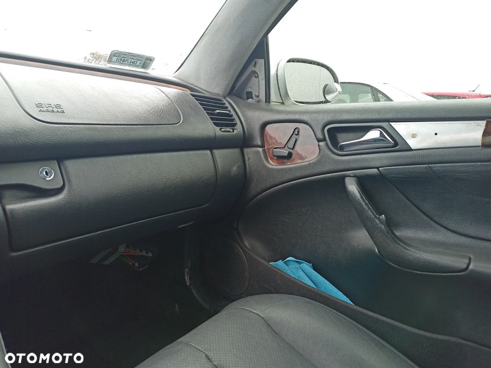 Mercedes-Benz CLK 320 - 12