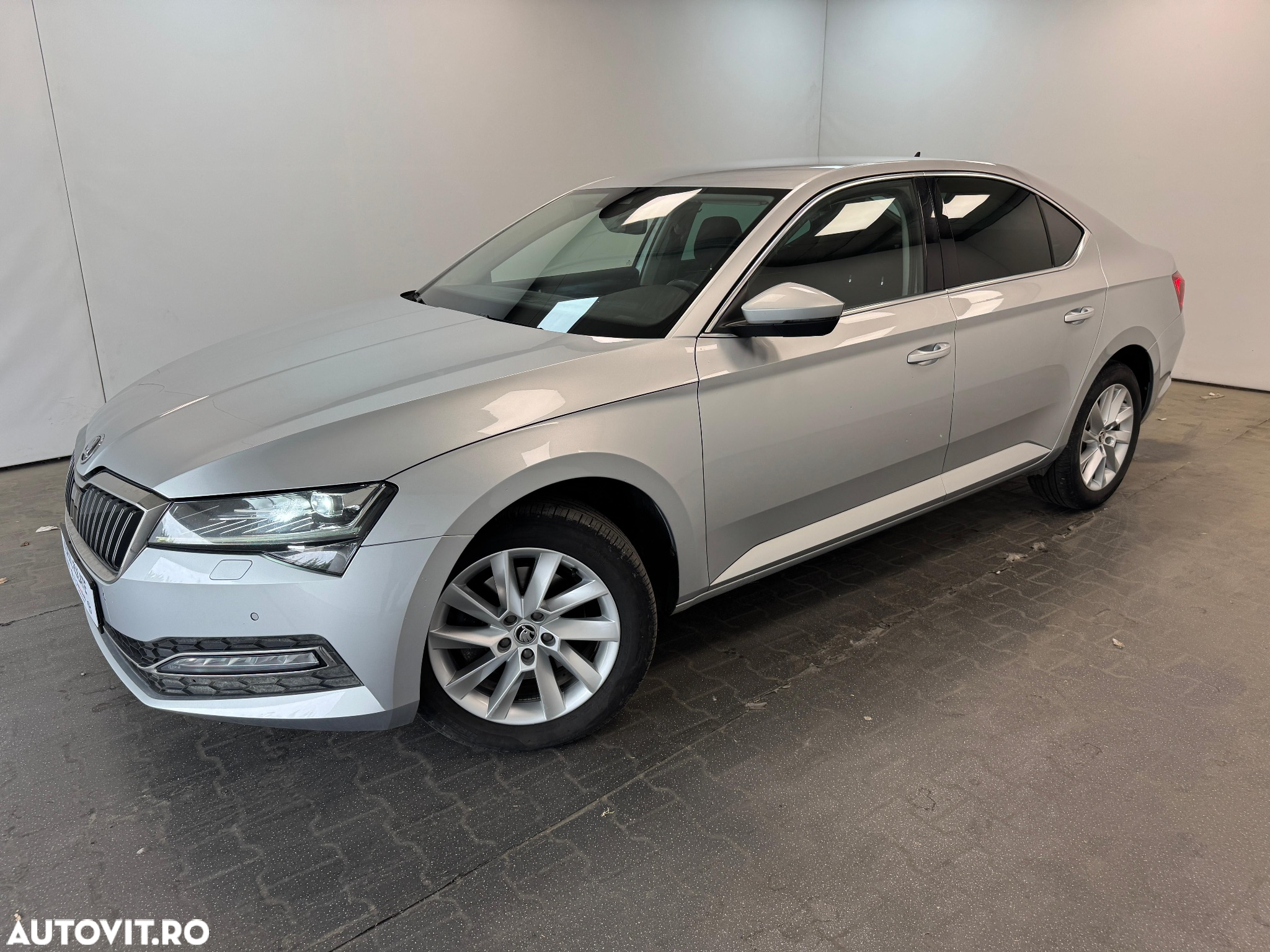 Skoda Superb 2.0 TDI DSG Style - 24