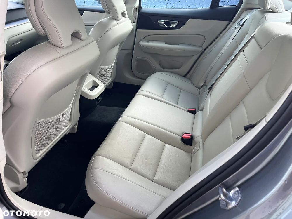 Volvo S60 T5 Momentum Pro - 7