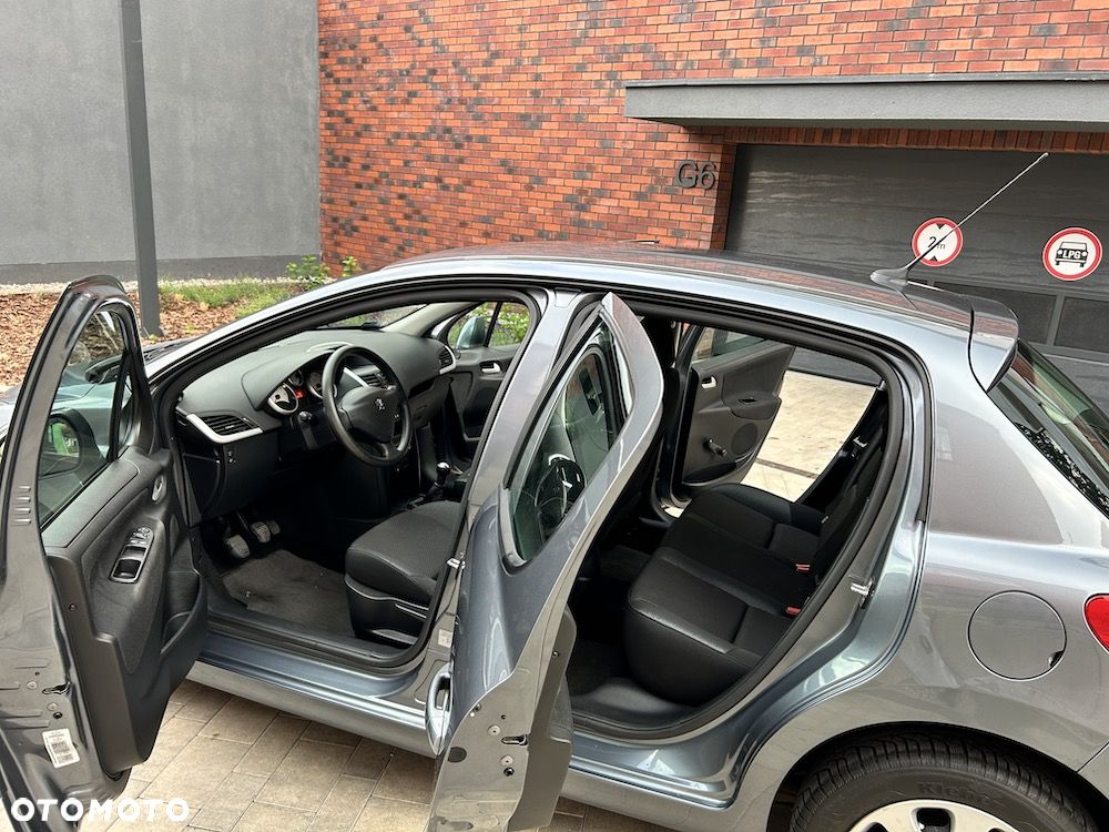 Peugeot 207 - 2
